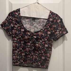 Floral crop top size small